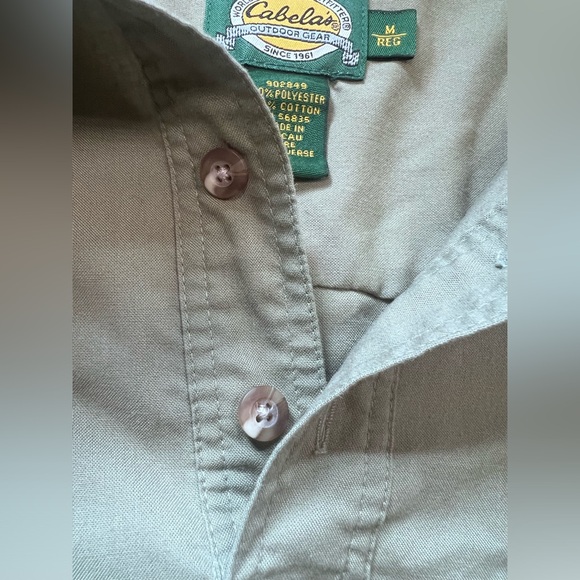 Cabela's Safari Series Men's Shirt Sz M Khaki Beige Short Sleeve Pockets - Picture 4 of 11